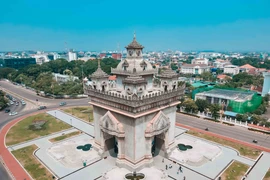 Khám phá vẻ đẹp Patuxai - Đài chiến thắng nổi tiếng của Lào