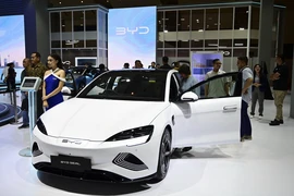 Mẫu xe điện của BYD được trưng bày tại Triển lãm ôtô quốc tế ở Jakarta, Indonesia ngày 15/2 vừa qua. (Ảnh: THX/TTXVN)