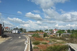 Dự án đầu tư xây dựng đường Hồ Chí Minh đoạn tránh phía Đông thành phố Buôn Ma Thuột, tỉnh Đắk Lắk nút giao với Quốc lộ 27 đoạn qua huyện Cư Kuin. (Ảnh: Tuấn Anh/TTXVN)
