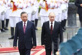 Tổng thống Nga Putin nhận sự chào đón rất nồng ấm từ Chủ tịch nước Tô Lâm