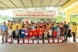 Báo Điện tử VietnamPlus tiếp nối hành trình thiện nguyện trên mảnh đất xứ Nghệ