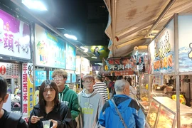 Chợ Đêm Lục Hợp (Liuhe Night Market) là một trong những chợ đêm nổi tiếng của thành phố Cao Hùng, Đài Loan (Trung Quốc). (Ảnh: PV/Vietnam+)