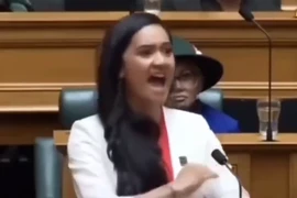 Nữ nghị sĩ trẻ nhất New Zealand gây sốt bằng màn tuyên thệ theo phong cách haka