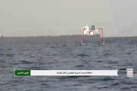 Houthi lần đầu tung video tấn công bằng UAV nhắm vào tàu hàng ở Biển Đỏ