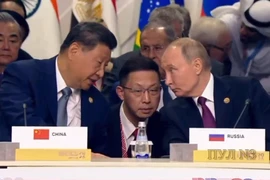 Khoảnh khắc Tổng thống Nga và Chủ tịch Trung Quốc trao đổi riêng tại BRICS