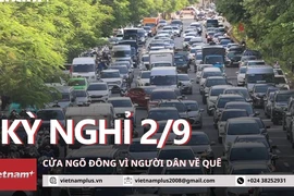 Giao thông nhiều tuyến cửa ngõ Hà Nội ùn ứ vì người dòng người đổ về quê nghỉ lễ