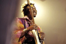 Đạo diễn gốc Việt được mời làm phim về huyền thoại nhạc rock Jimi Hendrix 