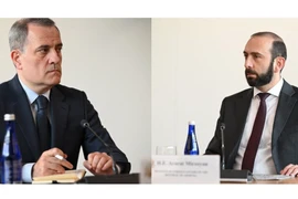Ngoại trưởng Armenia Ararat Mirzoyan (phải) và người đồng cấp Azerbaijan Jeyhun Bayramov. (Nguồn: Vietnam+)