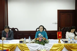 Bộ trưởng Bộ Nội vụ Phạm Thị Thanh Trà (giữa) tại cuộc hội đàm. (Ảnh: Phạm Kiên/TTXVN)