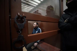 Saidakrami Murodalii Rachabalizoda, nghi phạm vụ tấn công nhà hát trong trung tâm thương mại Crocus City Hall ở ngoại ô Moskva (Nga), tại phiên xét xử của Tòa án quận Basmanny, ngày 24/3/2024. (Ảnh: AFP/TTXVN)