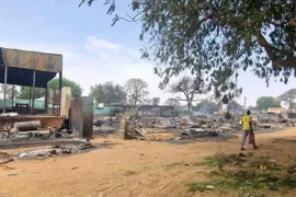 Cảnh đổ nát sau một vụ tấn công tại khu chợ ở al-Fasher, thủ phủ bang Bắc Darfur, Sudan, ngày 1/9/2023. (Ảnh: AFP/TTXVN)