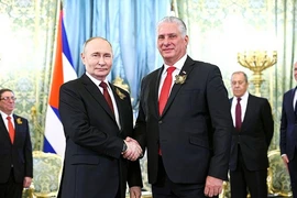 Chủ tịch Cuba Miguel Díaz-Canel (phải) và Tổng thống Nga Vladimir Putin. (Nguồn: Kremlin)
