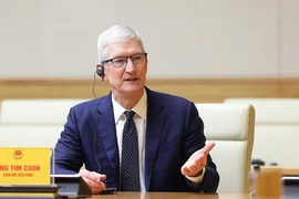 Giám đốc Điều hành Tập đoàn Apple Tim Cook phát biểu trong cuộc gặp Thủ tướng Phạm Minh Chính. (Ảnh: Dương Giang/TTXVN)