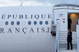 Tổng thống Pháp Emmanuel Macron đã bay tới vùng lãnh thổ New Caledonia của nước này ở Thái Bình Dương. (Nguồn: Independent)