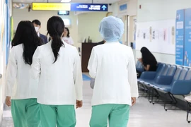 Nhân viên y tế làm việc tại Bệnh viện Đại học Quốc gia Seoul, Hàn Quốc, ngày 24/6/2024. (Ảnh: Yonhap/TTXVN)