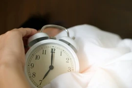 Sức khỏe giấc ngủ được đo bằng cách đánh giá mức độ đều đặn của giấc ngủ, sự hài lòng, thời gian, thời lượng, hiệu quả và sự tỉnh táo trong ngày. (Nguồn: Pexels)
