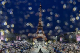 Olympic Paris 2024 là kỳ thế vận hội đầu tiên tổ chức lễ khai mạc trong không gian mở dọc sông Seine. (Nguồn: Time)