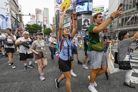 Khách du lịch tại Tokyo, Nhật Bản. (Ảnh: Kyodo/TTXVN)