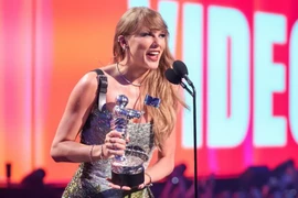 Taylor Swift đã giành chiến thắng ở 6 hạng mục, trở thành nghệ sỹ giành được nhiều giải thưởng nhất trong một lễ trao giải VMAs từ trước đến nay, cùng với Beyonce. (Nguồn: Billboard/Getty Images)