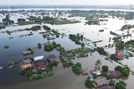 Một khu vực ở quận Hadxaifong, thủ đô Vientiane bị ngập. (Ảnh: Đỗ Bá Thành/TTXVN)