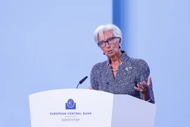 Chủ tịch ECB Christine Lagarde phát biểu tại cuộc họp báo ở Frankfurt, Đức. (Ảnh: THX/TTXVN)