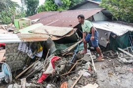 Ngôi nhà bị phá hủy sau bão tại tỉnh Batangas, Philippines, ngày 25/10/2024. (Ảnh: THX/TTXVN)