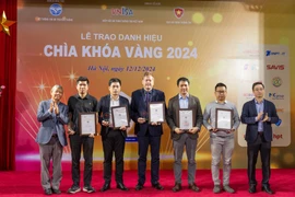 Các đơn vị, doanh nghiệp giành Danh hiệu Chìa khoá vàng năm 2024. (Ảnh: Minh Sơn/Vietnam+)