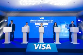 Visa mở rộng hợp tác với MoMo, VNPAY và ZaloPay, tăng cường trải nghiệm thanh toán dễ dàng cho chủ thẻ khi giao dịch tại các đơn vị kinh doanh vừa và nhỏ. (Ảnh: Vietnam+)