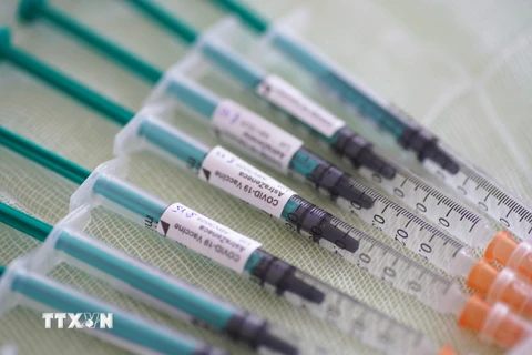 WHO khẳng định vaccine của AstraZeneca vẫn an toàn. (Ảnh: AFP/TTXVN)