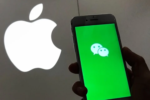 Trung Quốc đe dọa tẩy chay Apple nếu Mỹ cấm WeChat. (Nguồn: news.cgtn.com)