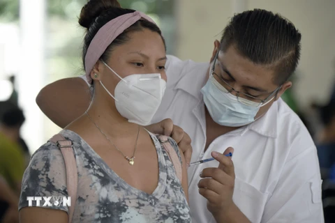 Tỷ lệ nhập viện trong giới trẻ Mexico tăng do chần chừ tiêm vaccine