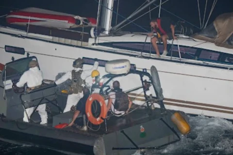 Tàu chiến Hàn Quốc giải cứu 4 thủy thủ Anh gặp nạn trên vịnh Aden