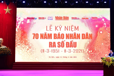 Thủ tướng Nguyễn Xuân Phúc phát biểu tại Lễ kỷ niệm 70 năm ngày Báo Nhân dân ra số đầu tiên. (Ảnh: Thi Uyên/Vietnam+)