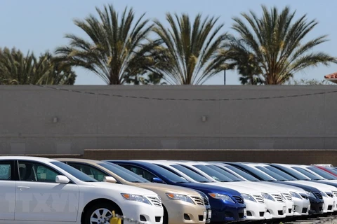 Ôtô của Tập đoàn Toyota được bày bán tại California, Mỹ. (Nguồn: AFP/TTXVN)