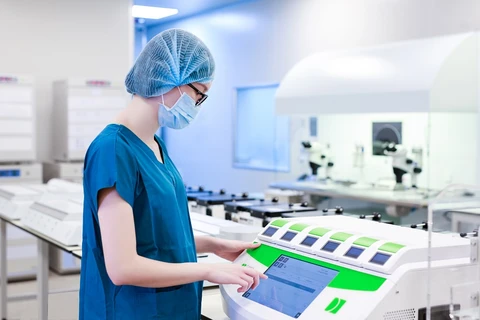 Từ tháng 11/2018, Bệnh viện Vinmec đã thực hiện nuôi cấy phôi Time-lapse, kết hợp sử dụng phần mềm trí tuệ nhân tạo để chọn được phôi tốt, tăng khả năng đậu thai IVF.
