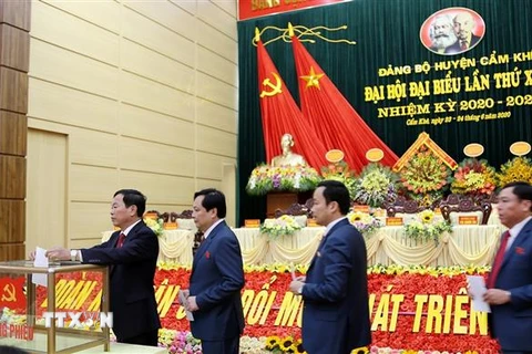 Đại hội tiến hành bầu Ban Chấp hành Đảng bộ huyện Cẩm Khê lần thứ XXIX, nhiệm kỳ 2020-2025. (Ảnh: Trung Kiên/TTXVN)