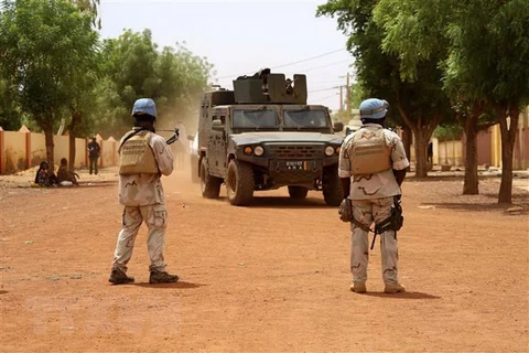Binh sỹ thuộc Phái bộ Liên hợp quốc tại Mali (MINUSMA) tuần tra tại Gao, Mali ngày 24/7/2019. (Ảnh: AFP/TTXVN)