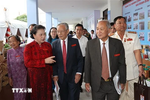 Chủ tịch Quốc hội Nguyễn Thị Kim Ngân với các đại biểu tại Đại hội. (Ảnh: Trọng Đức/TTXVN)