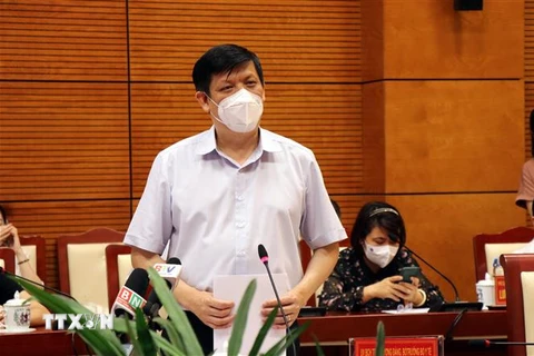Bộ trưởng Bộ Y tế Nguyễn Thanh Long phát biểu tại buổi làm việc. (Ảnh: Đinh Văn Nhiều/TTXVN)