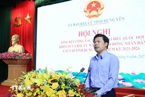 Chủ tịch Hội đồng Nhân dân tỉnh Hưng Yên Trần Quốc Toản phát biểu kết thúc Hội nghị. (Ảnh: Đinh Tuấn/TTXVN)