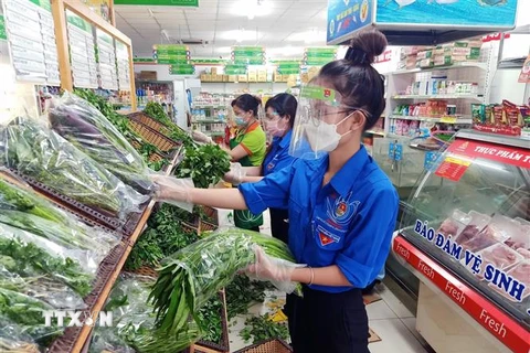 Hệ thống bán lẻ tại Thành phố Hồ Chí Minh luôn sẵn sàng cung ứng và phục vụ hàng hóa cho người dân trên địa bàn. (Ảnh: TTXVN phát)