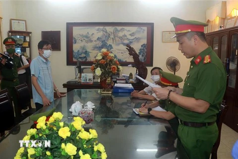 Ông Đỗ Đức Lưu, Giám đốc Trung tâm Kiểm soát bệnh tật tỉnh Nam Định bị khởi tố, bắt tạm giam 4 tháng về tội vi phạm quy định đấu thầu gây hậu quả nghiêm trọng. (Ảnh: Văn Đạt/ TTXVN)
