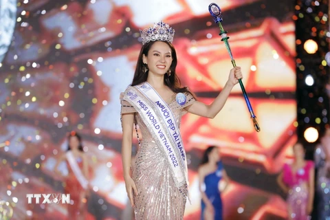 Người đẹp Huỳnh Nguyễn Mai Phương (số báo danh 216) đến từ Đồng Nai đăng quang Hoa hậu Thế giới Việt Nam 2022 - Miss World Vietnam 2022. (Ảnh: TTXVN phát)