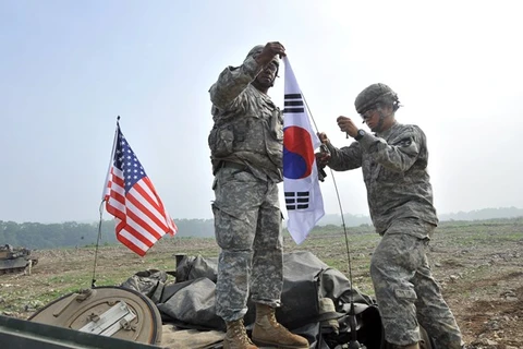Binh sỹ Mỹ và Hàn Quốc tham gia một cuộc tập trận chung. (Ảnh: AFP)