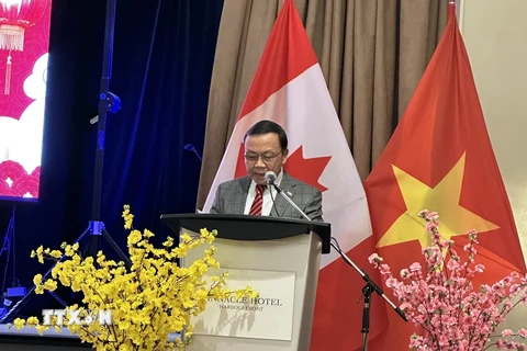 Tổng lãnh sự Nguyễn Quang Trung phát biểu tại buổi lễ. (Ảnh: Viết Tuân/TTXVN)