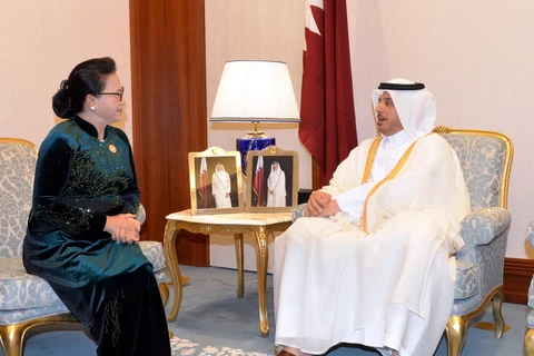 Chủ tịch Quốc hội Nguyễn Thị Kim Ngân hội kiến Thủ tướng Qatar Abdullah bin Nasser bin Khalifa Al Thani. (Ảnh: Trọng Đức/TTXVN)
