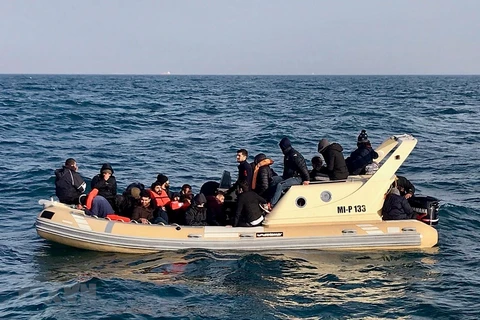 Người di cư trái phép vào châu Âu. (Ảnh: AFP/TTXVN)