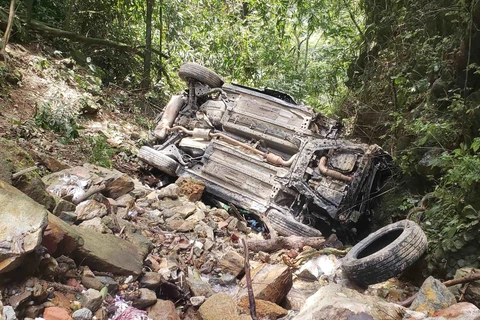 Hiện trường xe ôtô lao xuống vực khiến 4 người tử vong ở Tam Đảo