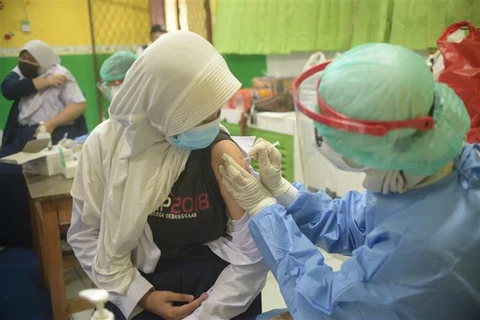 Indonesia đặt mục tiêu tiêm vaccine cho 208 triệu dân để đạt miễn dịch