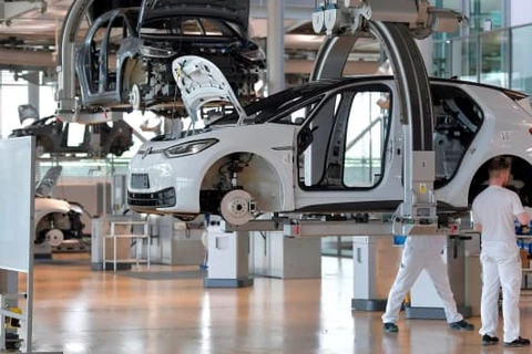 Volkswagen dự báo lượng xe bàn giao giảm do thiếu chip bán dẫn